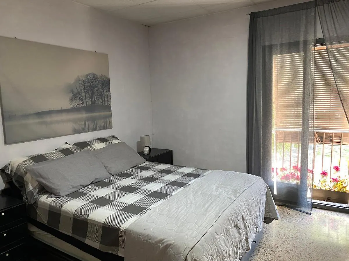 Apartamento Entero Con Terraza En El Centro De Rubí Appartement